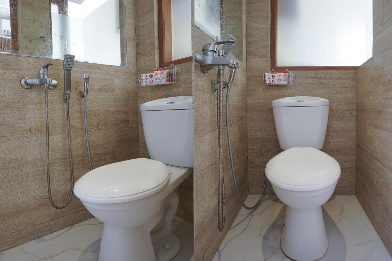 Super Oyo 444 Rafitha Homestay Baturetno Екстериор снимка